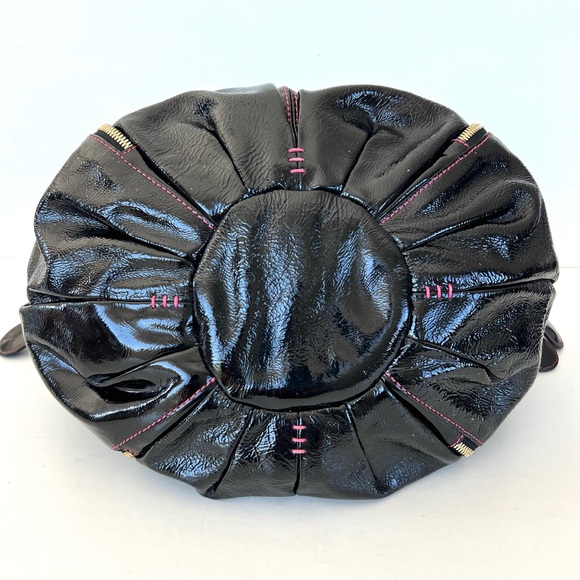 ISABELLA FIORE Black Patent Leather w Pink Stitches Side Pockets Domed Boho Tote - Picture 9 of 15